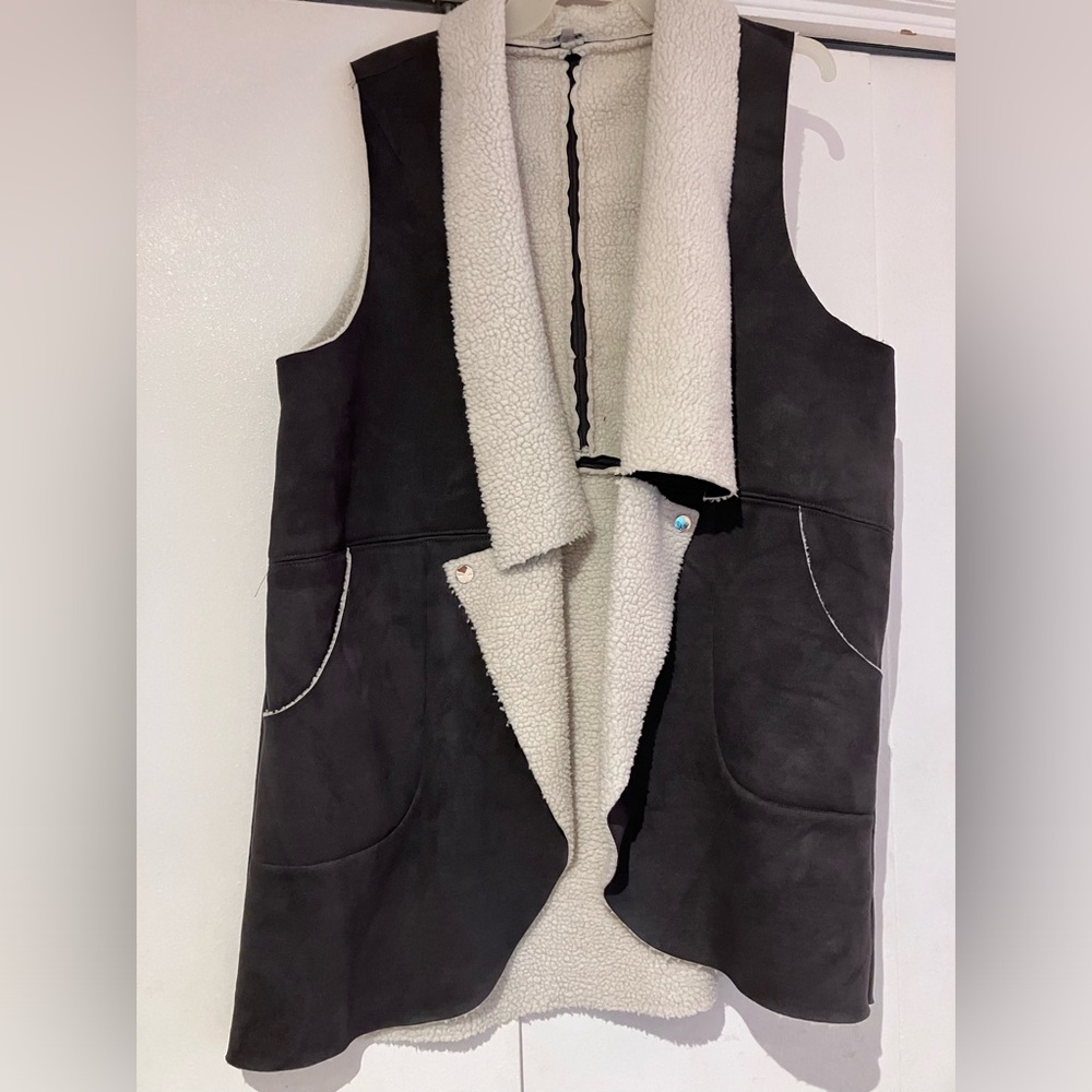Super cute vest!